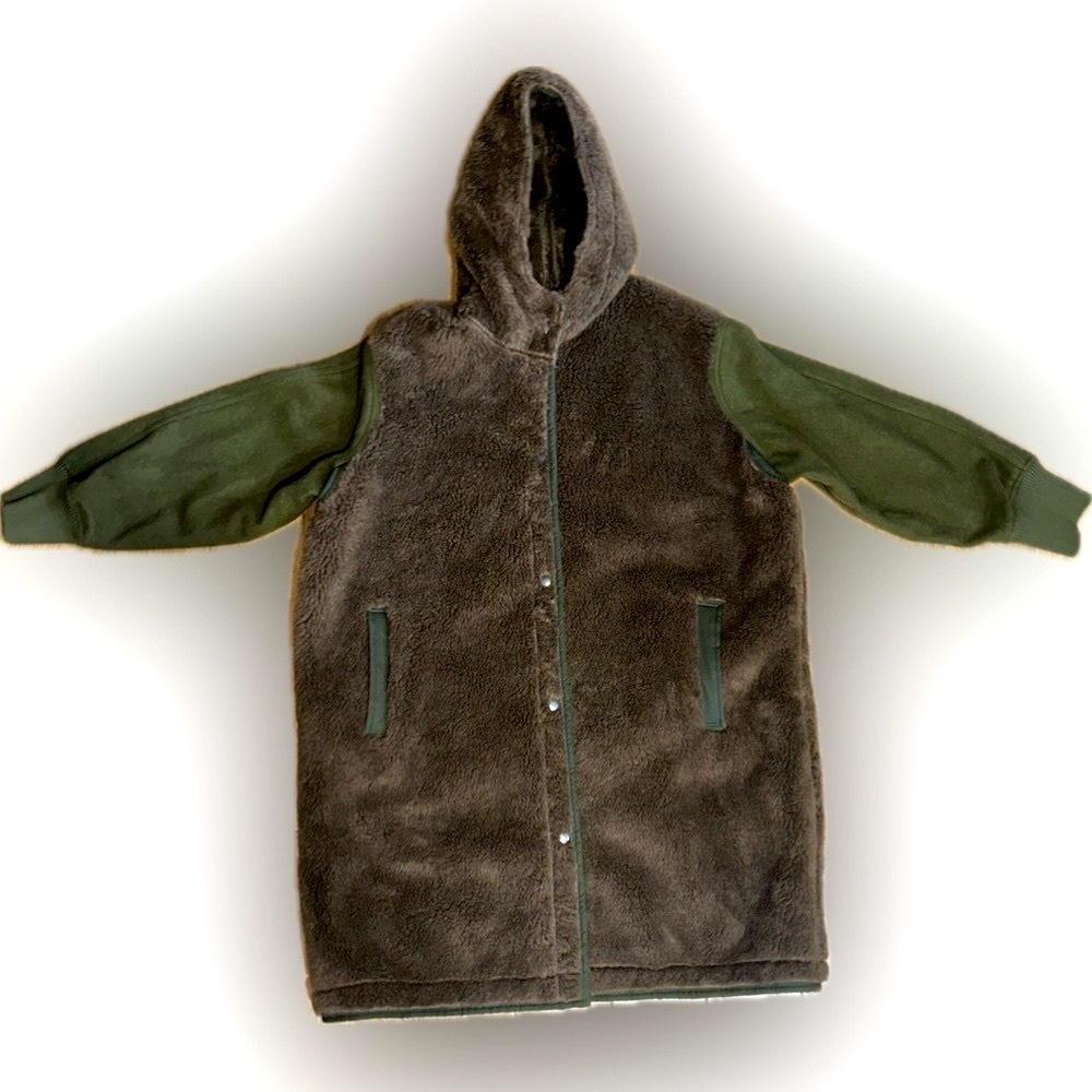 NWOT American Eagle SZ L brown/green faux fur coat w/fabric sleeves/bust 54” - Picture 2 of 12